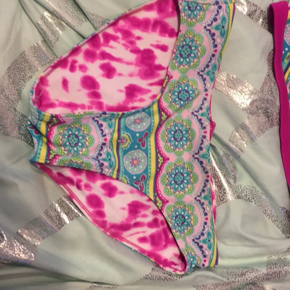 Bathing suit - Picture 2 of 6